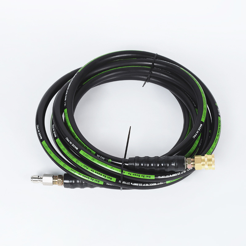 غسالة السيارات مدفع المياه عالي الضغط على خرطوم مياه الصرف الصحي