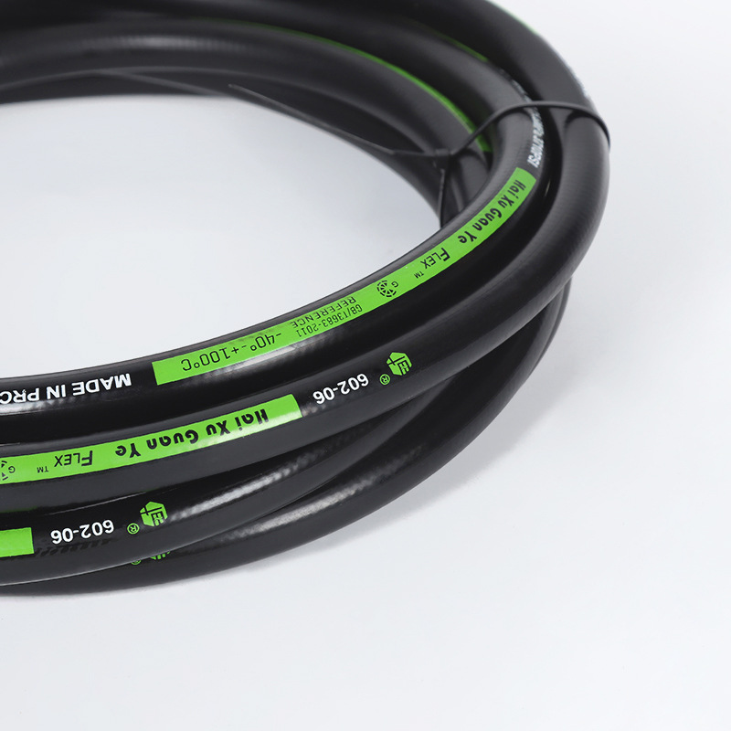 غسالة السيارات مدفع المياه عالي الضغط على خرطوم مياه الصرف الصحي